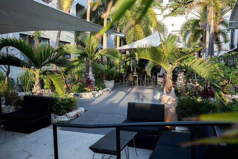 Hotel South Beach Plaza Villas