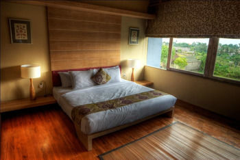 The Grove Villa Bumbak