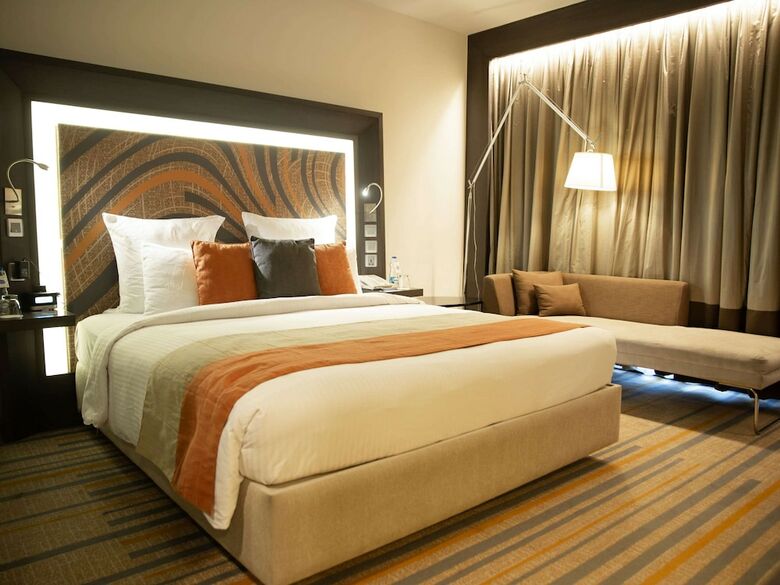 Novotel Kolkata Hotel And Residences