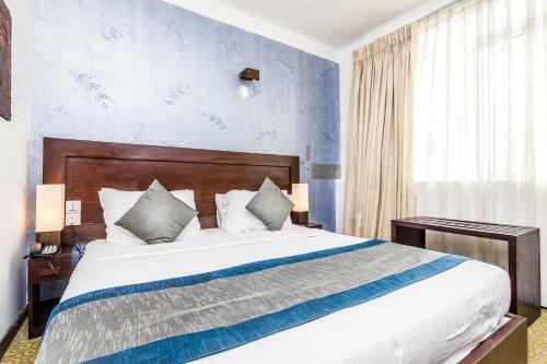 Ceylon City Hotel