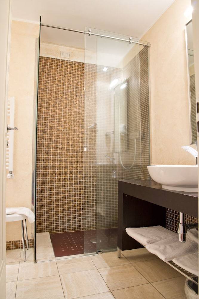 Hotel Cavour In Novara