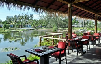 Hotel Centara Grand West Sands Resort & Villas Phuket