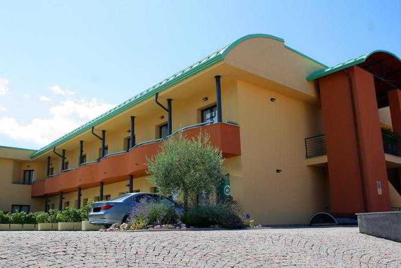 Luna Hotel Motel Airport