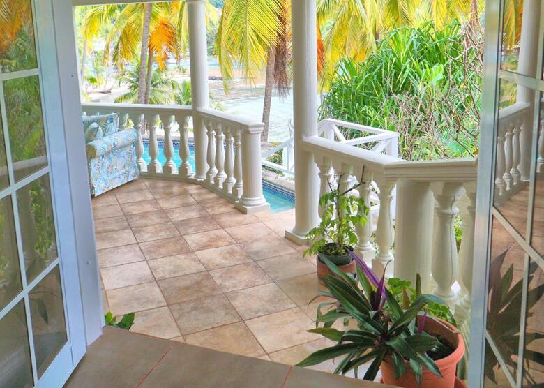 Hotel Marigot Beach Club & Dive Resort