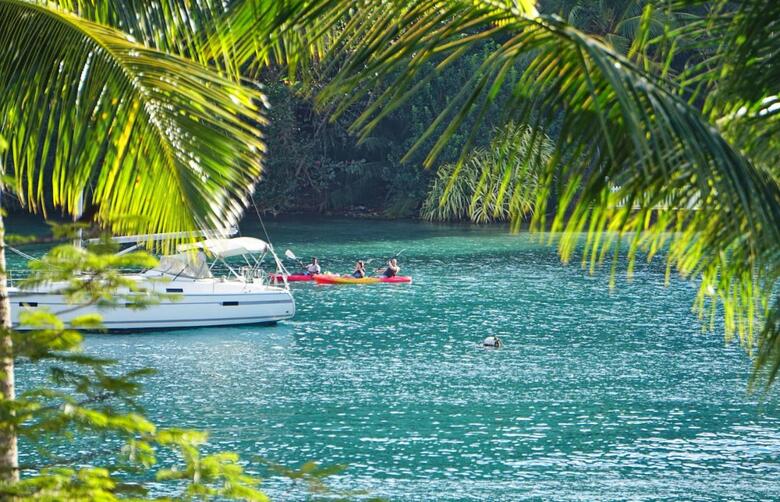 Hotel Marigot Beach Club & Dive Resort