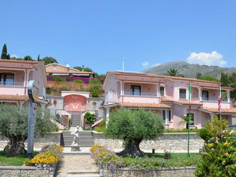 Hotel Ristorante Borgo La Tana