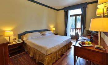 Golf Hotel