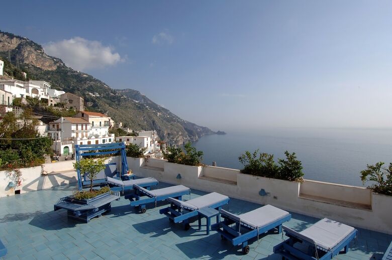 Hotel Holiday