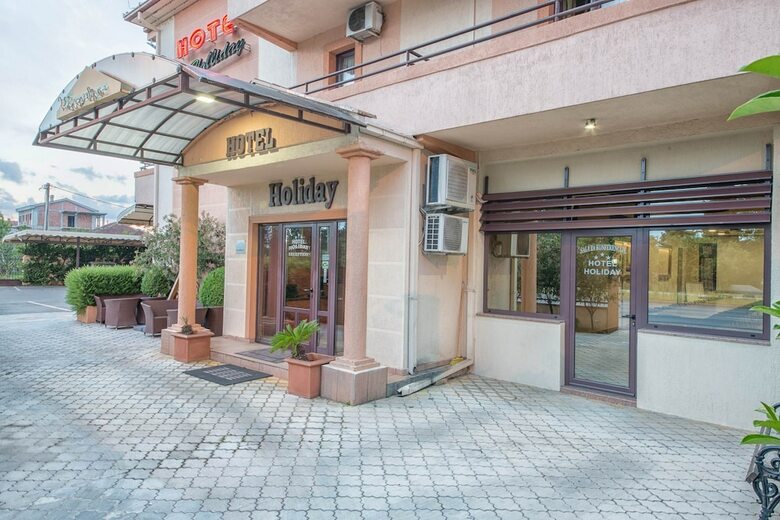 Hotel Holiday