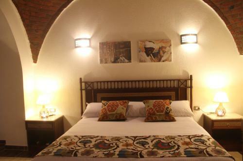 Hotel Aurora Beach Safari Resort