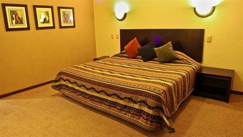 Hotel Numbi & Garden Suites