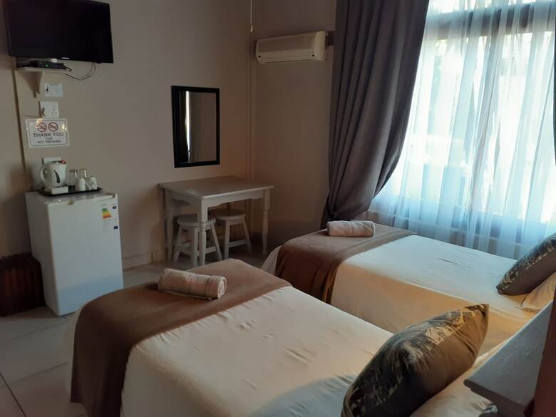 Hostal Komati Guesthouse