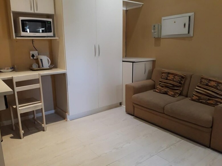 Hostal Komati Guesthouse