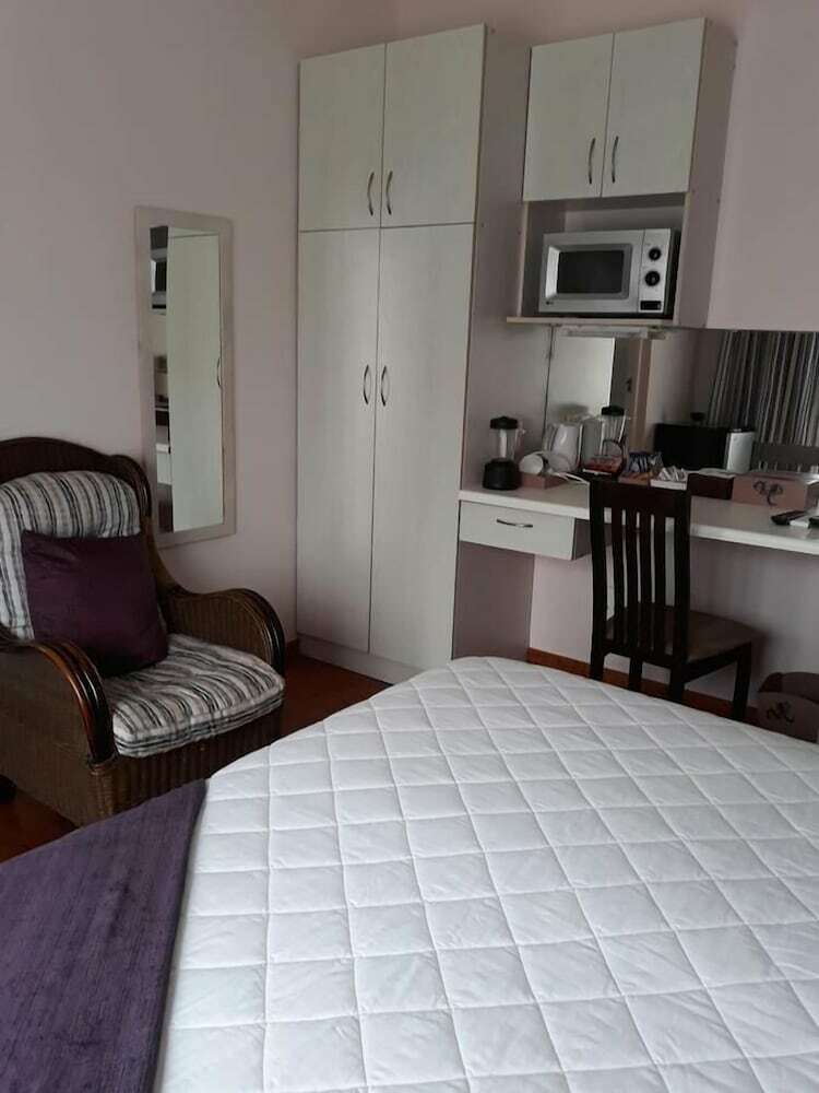 Hostal Komati Guesthouse