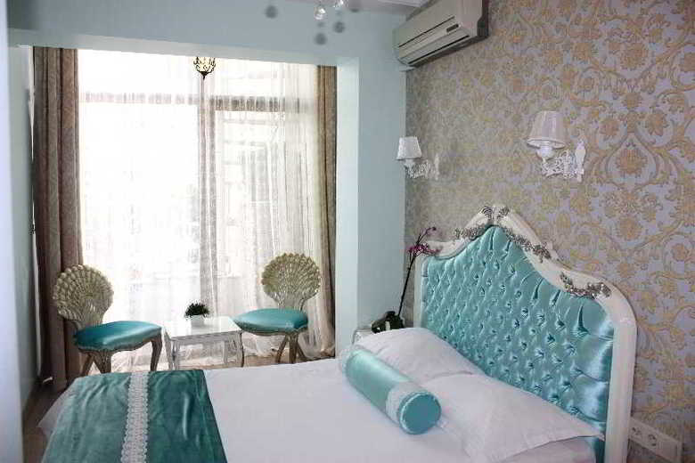 Romantic Hotel