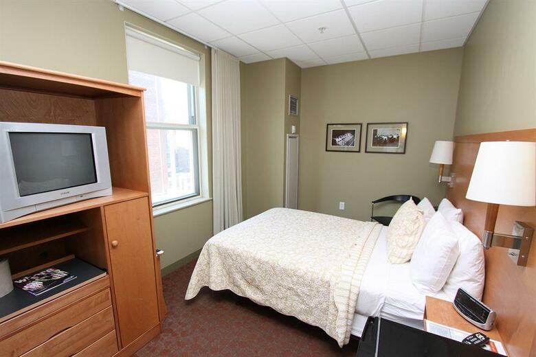 Hotel 140