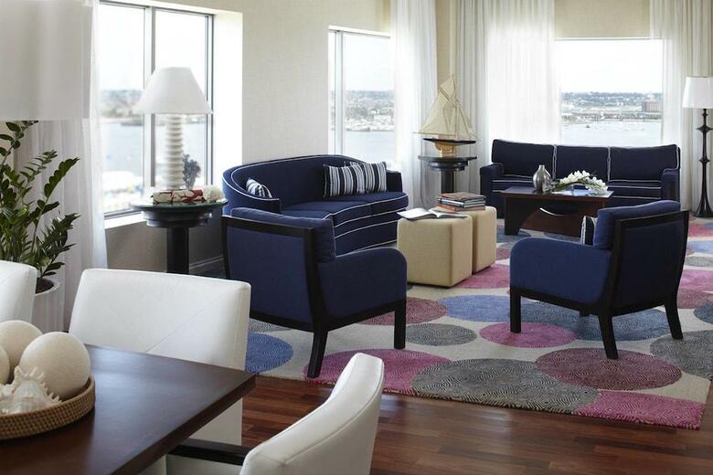 Hotel Renaissance Boston Waterfront