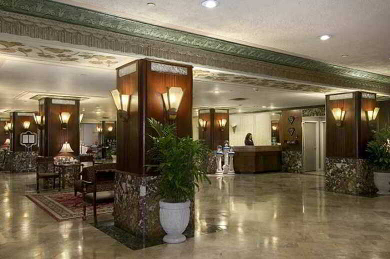Hotel Hilton Netherland Plaza