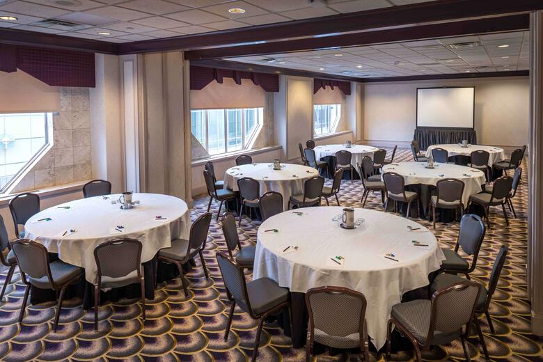 Hotel Hilton Netherland Plaza