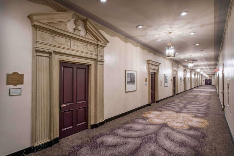 Hotel Hilton Netherland Plaza