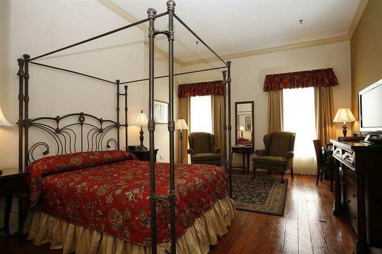 Hotel River Street Inn