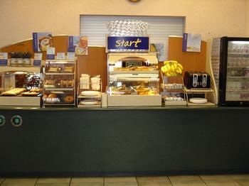 Hotel Marianna Inn & Suites