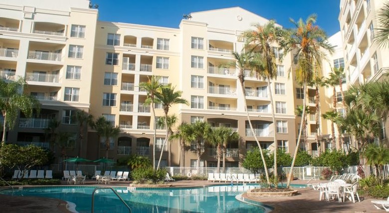 Hotel Vacation Village At Parkway