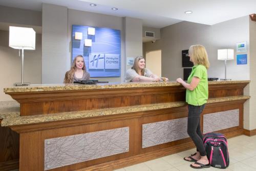 Holiday Inn Express Hotel & Suites Concordia
