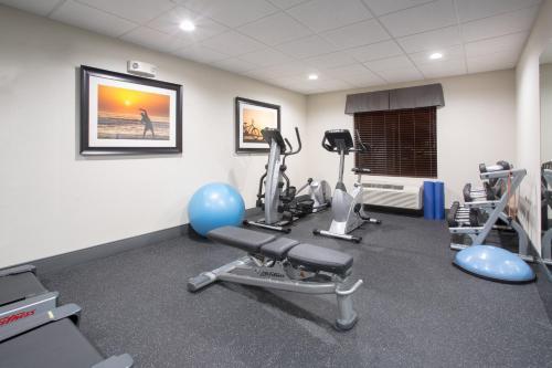 Holiday Inn Express Hotel & Suites Concordia