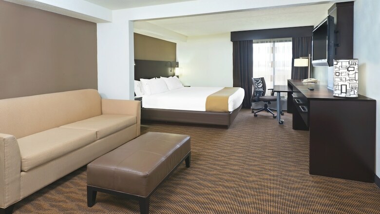 Holiday Inn Express Hotel & Suites Colby