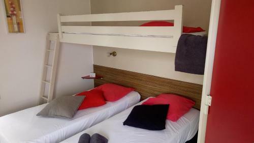 Hotel Kyriad Direct Saintes (ex Balladins)