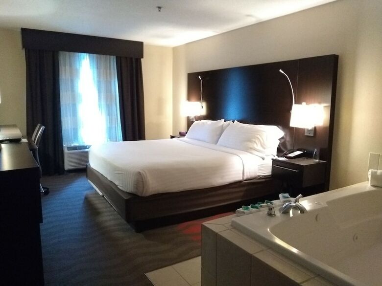 Holiday Inn Express Hotel & Suites Waterford