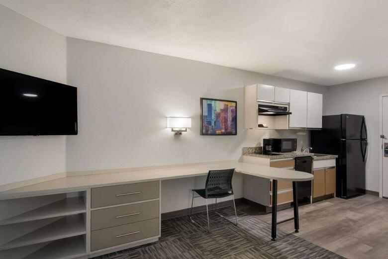 Hotel Hawthorn Suites By Wyndham Omaha/old Mill