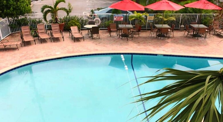 Hotel Collins