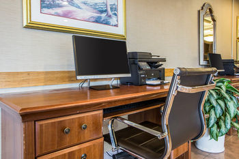 Clarion Hotel Midway Airport