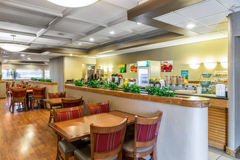 Clarion Hotel Midway Airport