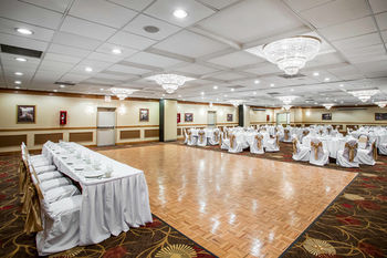 Clarion Hotel Midway Airport