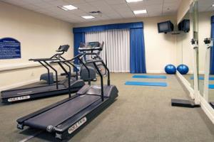 Holiday Inn Express Hotel & Suites