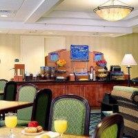Holiday Inn Express Hotel & Suites