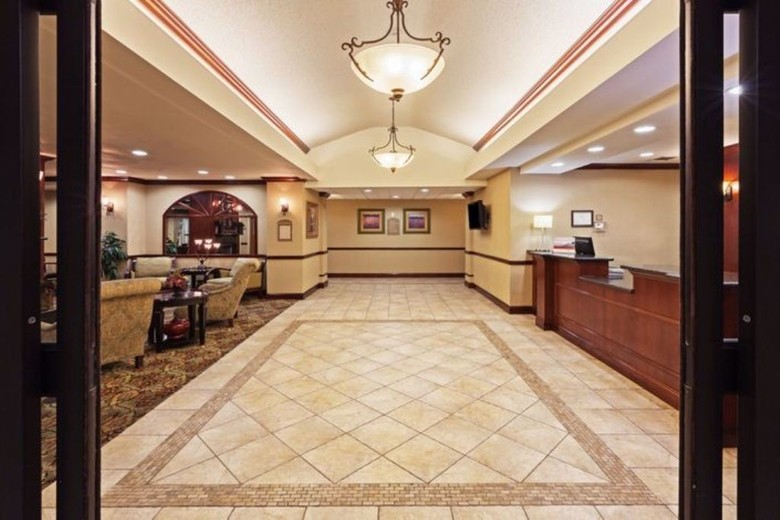 Holiday Inn Express Hotel & Suites Selma