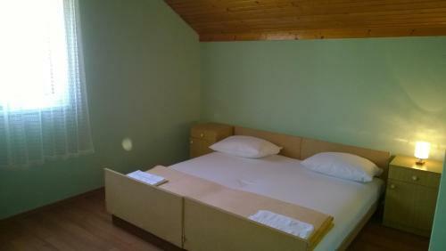 Hostal Rooms & Apartments Blue Beach