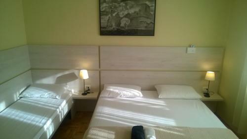 Hostal Rooms & Apartments Blue Beach
