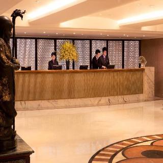Royal Pacific Hotel And Towers