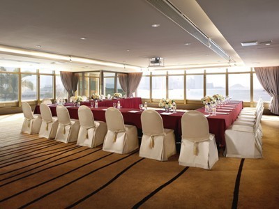 Royal Pacific Hotel And Towers