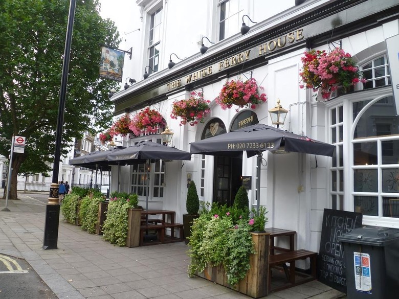 Publove At The White Ferry Victoria - Hostel