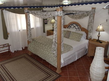 Hotel Club Arias Bed &amp; Breakfast