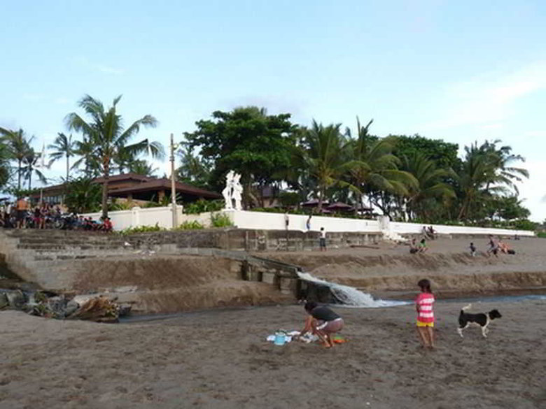 Hotel Legong Keraton Beach