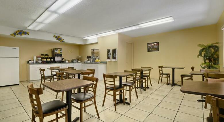 Hotel Travelodge Suites East Gate Orange