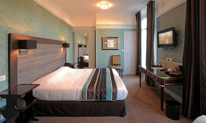 Le Grand Hotel De Tours