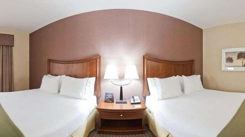 Holiday Inn Express Hotel & Suites Willows